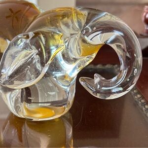 Vintage Elephant paperweight/figurine